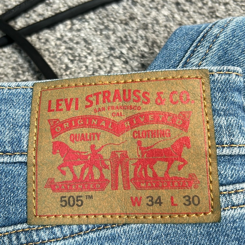 Mens 505 W 30 L 30 Levi’s good condition only worn a few times smoke free house